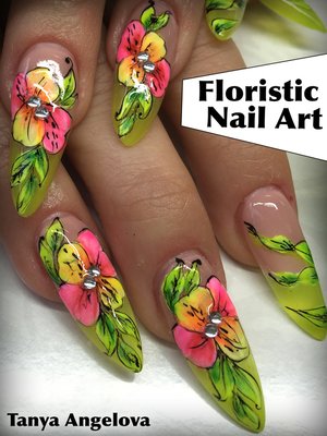 cover image of Floristic Nail Art